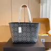 Totes Quality Tote Bag Luxury Bag Designer Bag med sugklassiker och hållbar stor kapacitet Bästa ryggsäck för resebagblieberryeyes