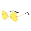 Lunettes de soleil mode métal amour lunettes sombres Vintage verre sans monture hommes femmes papillon lunettes en plein air scène fête Pograph