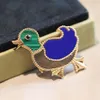 V gold brooch with animals shape in luxury quality for women wedding jewelry gift have top box PS4681296m