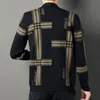 Męskie swetry jesienne i zimowe mody swobodny dzianinowy pasek swobodny płaszcz Prosty płaszcz w kratę sukienkę Brytyjskie topy z długim rękawem 231010