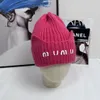 Neue Männer Frauen Gestrickte Hut Mode brief Muster Stickerei Ski Warme Winter Beanie Skullies Caps hüfte hüfte Casual mützen hüte