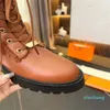 Sapatos de creme de inverno estilo britânico Martin botas de pelúcia botas curtas femininas de sola grossa de couro