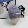 Neue Männer Frauen Gestrickte Hut Mode brief Muster Stickerei Ski Warme Winter Beanie Skullies Caps hüfte hüfte Casual mützen hüte