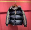 Cappotto Parker di nuova moda 2023 Giacca calda invernale Parker del designer per uomo e donna lo stesso cappotto