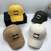 Brief Stickerei Baseball Kappe Herbst Winter Mode Männer und Frauen Wärme Reise Gebogene Krempe Ente Zunge Kappe Outdoor Freizeit sonnenschutz Hut Ball Caps