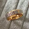 Haute qualité grande taille 8mm 316L titane acier 18K argent plaqué or Jésus croix lettre bible bague de mariage hommes femmes 243v