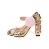 Scarpe eleganti Mary Jane Rivetto Modello orologio Fiore Palla di lana Décolleté decorativi con tacco largo Fibbia in pelle verniciata barocca da donna