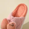 Slippers 2023 Butterfly Cotton for Women at Home Plush Winter Cournes دافئون وغير قسيمة