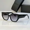 Top qualité 1: 1 Designer Lunettes de Soleil à la mode pour hommes et femmes cadre en feuille cadre irrégulier fête sur la plage lunettes de soleil dégradées de vacances décontractées avec boîte SPRA09F