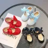 Kız bebek sevimli yay ayakkabıları 2023 bahar sonbahar yeni Koreli prenses çocuklar çocuk deri dans ayakkabıları