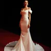 Crystal Off the Shoulder Wedding Bridal Dresses Cowl Neck sjöjungfru bröllopsklänningar Pleat Satin Women Robe de Mairee