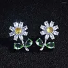 Orecchini a bottone Carino piccola margherita placcata in argento per le donne Brillano CZ Pietra Intarsio Orecchino penetrante Gioielli di moda Regalo per feste