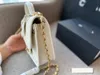 مصمم كيس مكياج جديد حقيبة يد شهيرة حقيبة الكتف الأزياء Lingge سلسلة سلسلة Women's Bag Postman Bag Tofu Bag Caviar Cowhide Bag Mobile Lage Mobile