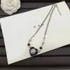 Boutique Collane con ciondolo a forma di cuore in cristallo di diamanti Collana con catene in pelle di design Collana con ciondolo in perla placcata argento 925 Nuovi gioielli romantici nuovi d'amore