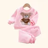 Kledingsets Herfst Winter Babykleding Set Flanel Dikke Warme Kinderpyjama Sets Schattige Beer Tweedelige Kinderoutfits Pak Babykleding 231010