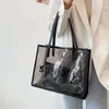 Bolso de diseñador Bolsos de hombro Bolso de mano Totes Bolsos de lujo Moda para mujer Manija cruzada Clásicos Cuero real de primera calidad Gran capacidad El mejor regalo de Navidad 984