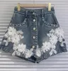 Kvinnors shorts koreanska 2023 Autumn Heavy Industry Rhinestone paljetter Flower pärlor hög midja denim kvinnor lös bantning korta byxor