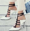 Zapatos de vestir Diseño Mujer Moda Cuero de gamuza Correas finas Tacón de aguja Bombas Hebillas recortadas Blanco Negro Rojo Tacones altos Fiesta