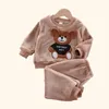 Kledingsets Herfst Winter Babykleding Set Flanel Dikke Warme Kinderpyjama Sets Schattige Beer Tweedelige Kinderoutfits Pak Babykleding 231010