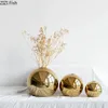 Vazen Vazen Golden Ball Ceramic Vase Home Decoratie ornamenten Crafuls Bloempot Art Hydroponische vazen Huisdecoratie Ornament Gift 231009