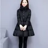 Abrigos de trinchera para mujer 2023 Invierno Down Chaqueta de algodón Mujeres Parka Moda coreana Grueso Cálido Manga larga Impermeable Negro Verde