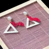 Dangle kroonluchter handgemaakte Griekse vrouwenclub eenvoudige mode driehoek letter hanger charme parel oorbellen dame Jewelry202i