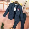 Cappotto Fiore Ragazzi Giacca formale solida Pantaloni 2 pezzi Mariage Set di abbigliamento Enfant Bambini Abito da sposa Bambini Abito da gentiluomo 231009