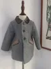 Cappotto Bambini Boutique Abbigliamento Inverno Ragazzo Grigio Lana Modello a spina di pesce Giacca trapuntata calda britannica Abbigliamento Eid dell'anno 231009