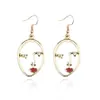 Boucles d'oreilles pendantes en métal pour fille, lustre à la mode, visage percé, personnalité exagérée, Silhouette en métal pour étudiant, bijoux quotidiens, cadeau 292l