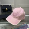 Brev broderi baseball cap hink hatt mode mäns och kvinnors godis färg resor krökt grim anka tunga mössa utomhus fritid solskade hatt boll kepsar 18stil