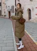 Casacos de Trench das Mulheres Inverno Militar Mulheres Algodão Amassado Casaco Com Capuz Médio-Longo Casual Parka Espessura Colcha Neve Outwear 2023 A05