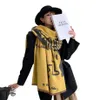 2022 새로운 디자이너 숄 코튼 디자이너 스카프 여성 겨울 따뜻한 긴 두꺼운 이중 사용 189b