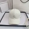 Cappello da pescatore da uomo di marca per uomo Donna Cappellino da baseball con lettera di marca 4 stagioni Sport di lusso regolabile Metallo cristallo doppie lettere Cappelli da baseball Cappellino da sole