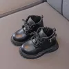 Botas 2023 Otoño Invierno Impermeable Niños Niños Niñas Tobillo de cuero Hebilla de moda Antideslizante Zapatos de felpa cálidos para niños