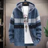 Męskie swetry w paski Swetigan Winter Sweater z kapturem Faux Fur Wool Zimna bluzka swobodna wiatrówka polarowa polar Kolet Koreańska kurtka 231010