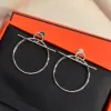 Huggie Luxury T Lock Hoop Earrings 브랜드 디자이너 Pig Nose S925 스털링 실버 빅 라운드 루프 크로스 스틱 매력 여성 보석