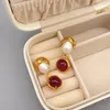 Boucles d'oreilles pendantes baroques français, perles d'eau douce naturelles incrustées d'agate rouge, goutte d'agate rouge pour femmes, placage de luxe élégant, bijoux en or 18 carats