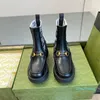 2023-Botas de tornozelo de pele de bezerro mista intertravadas Bloco de salto redondo Toe slip-on botas de malha estilo meia botas femininas sapatos de plataforma de designer de luxo 6cm