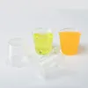 Engångskoppar sugrör 100 datorer plastvattenglasar s party juice mugg liten kapacitet dryckskopp för fester