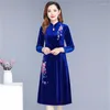 Casual Kleider Abend Party Kleid Elegante Damen Gold Samt Cheongsam Retro Bestickt Frühling Und Herbst Lila