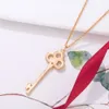 RCH2 Pendant Neckor Designer Fashion Tiffanyco V Gold T Home Heart Crown Key Necklace Collar CHAGE CERSATILE TRIEATER Simple Stylish and Luxury