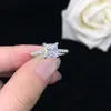 Klaster pierścieni solid 14K białe złoto AU585 Pierścień 1ct Princess Cut Diamond Małżeństwo Pure For Lady with Box