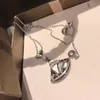 Collana da donna di lusso alla moda, squisito e affascinante stile ventaglio, smalto, diamante, design abbinato, design semplice e versatile, elegante e splendido pendente per gioielli da donna