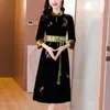 Ethnic Clothing 2023 Oriental Improved Qipao Chinese National Flower Embroidery Velvet Dress Cheongsam Elegant Retro Banquet Evening