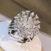 Anillo solitario de plata de ley 925 con circonita brillante, anillo de diente de león para mujer, fiesta de tres garras, regalo de joyería de moda para cumpleaños 231011