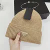 Stilista da uomo berretto casquette cappello invernale da donna berretti da esterno cofano uomo testa cashmere caldo berretto con teschio lavorato a maglia classico retrò camionista montato