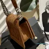 Designer Pittige mombag lui en makkelijk mee te nemen vol verrassingen op het bovenlichaam