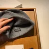 Berretto da donna Autunno e inverno Capelli caldi Designer Cappello con perline Cofano da uomo Sport all'aria aperta Vacanza Lettera Ricamo Berretto a 3 colori