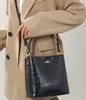 Crocodile Mönster Fashion Messenger Bag Ny koreansk stil Foreign Trade Versatile Design Single Shoulder Bucket Påsar