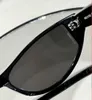 Small Cat Eye Solglasögon White Black/Grey Lens Women Designer Solglasögon nyanser UV400 -glasögon med låda